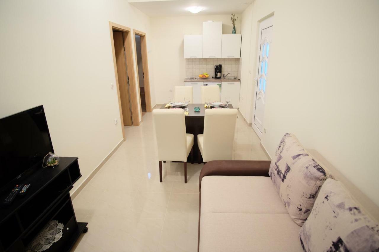 Vrana  Apartmani Viktorija מראה חיצוני תמונה
